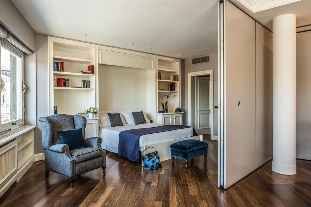 רומא 47Luxury Suites - Colosseo חדר תמונה