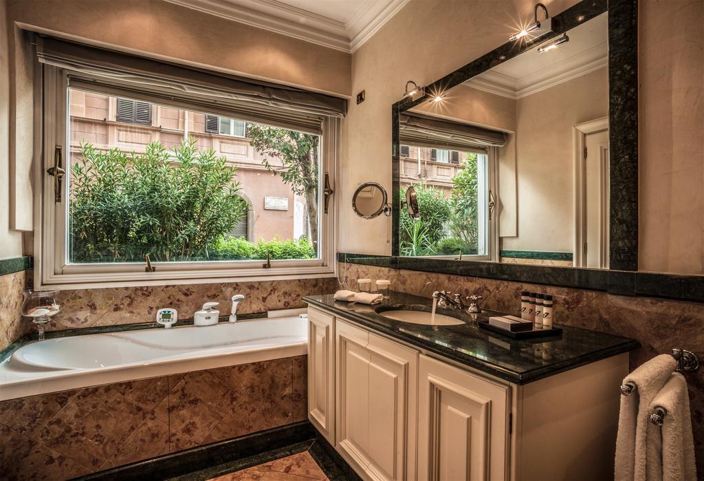 רומא 47Luxury Suites - Colosseo חדר תמונה